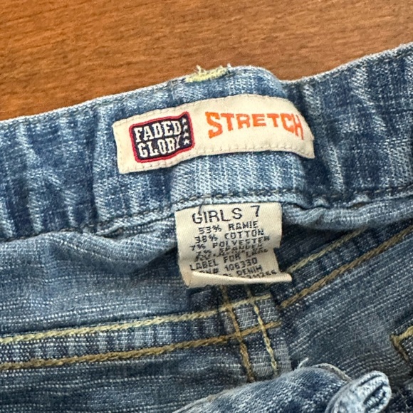 Faded Glory Girls 7 Blue Denim Shorts Pink Floral Embroidery Rhinestone Pockets - Picture 3 of 4